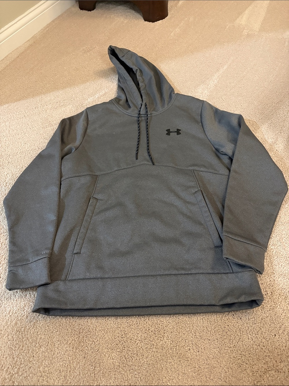 Under Armour Charcoal Gray Hooded Pullover size Men’s small